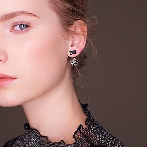 Black bow earring